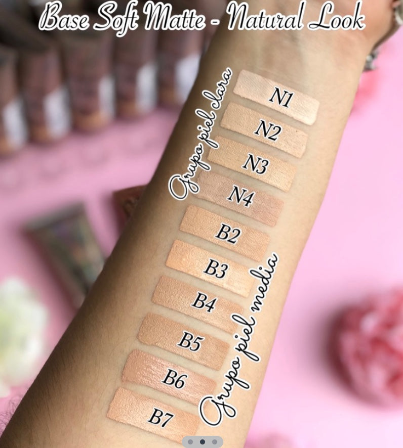 BASE NATURAL LOOK - RUBY ROSE